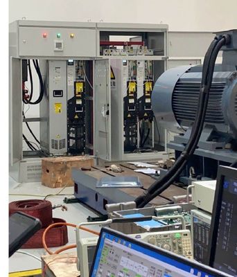 ราคาดี ACS880 การควบคุมทอร์คโดยตรง การขับเคลื่อนความถี่ที่แปรปรวน สําหรับสายทดสอบการส่งและ EOL ออนไลน์